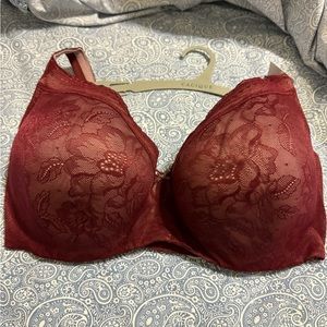 Cacique Sz 44 DDD Modern Lace Covered Lightly Lined Bra. Burgundy NWT